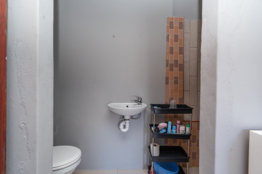 9 Bedroom Property for Sale in Country Club Western Cape
